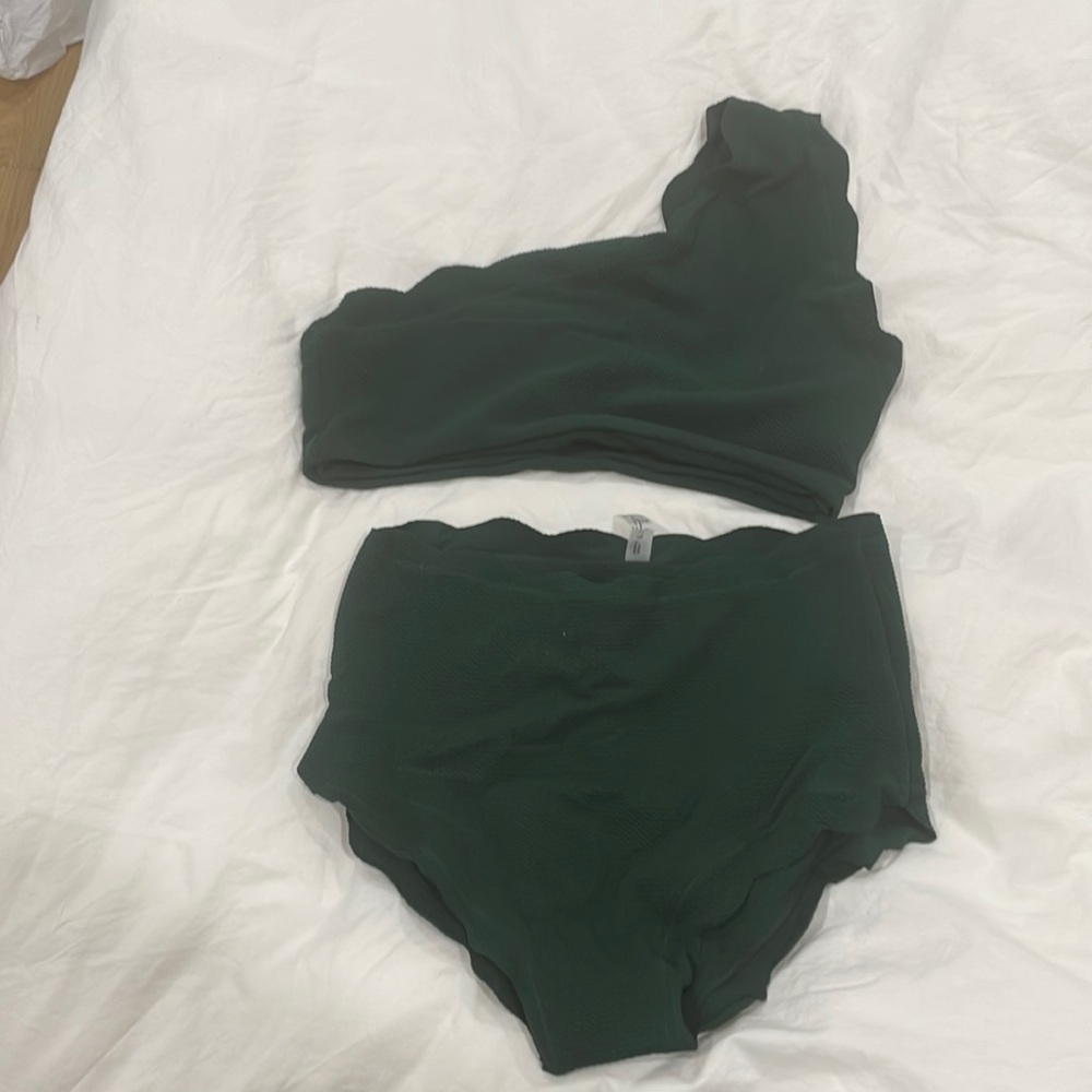 Vintage high waisted swimsuit two piece scalloped trim - green